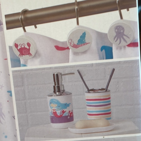 🌸NWT BUMBLE BEE Bath Co 17 piece kids bath set - Picture 10 of 12